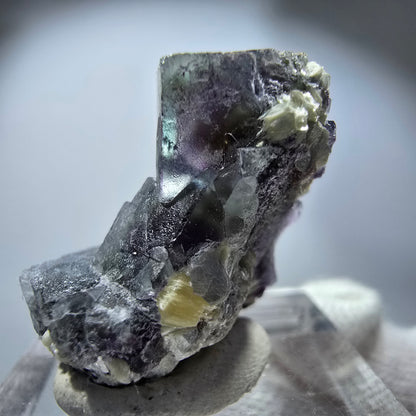 Spécimen de cube de fluorite fantôme coloré, vert violet jaune, Erongo, Namibie 29 x 20 x 14 mm 