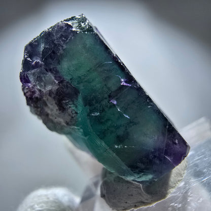 Spécimen rare de cube de fluorite fantôme, vert zonal et violet, Okorusu, Namibie, 27 x 27 x 16 mm 