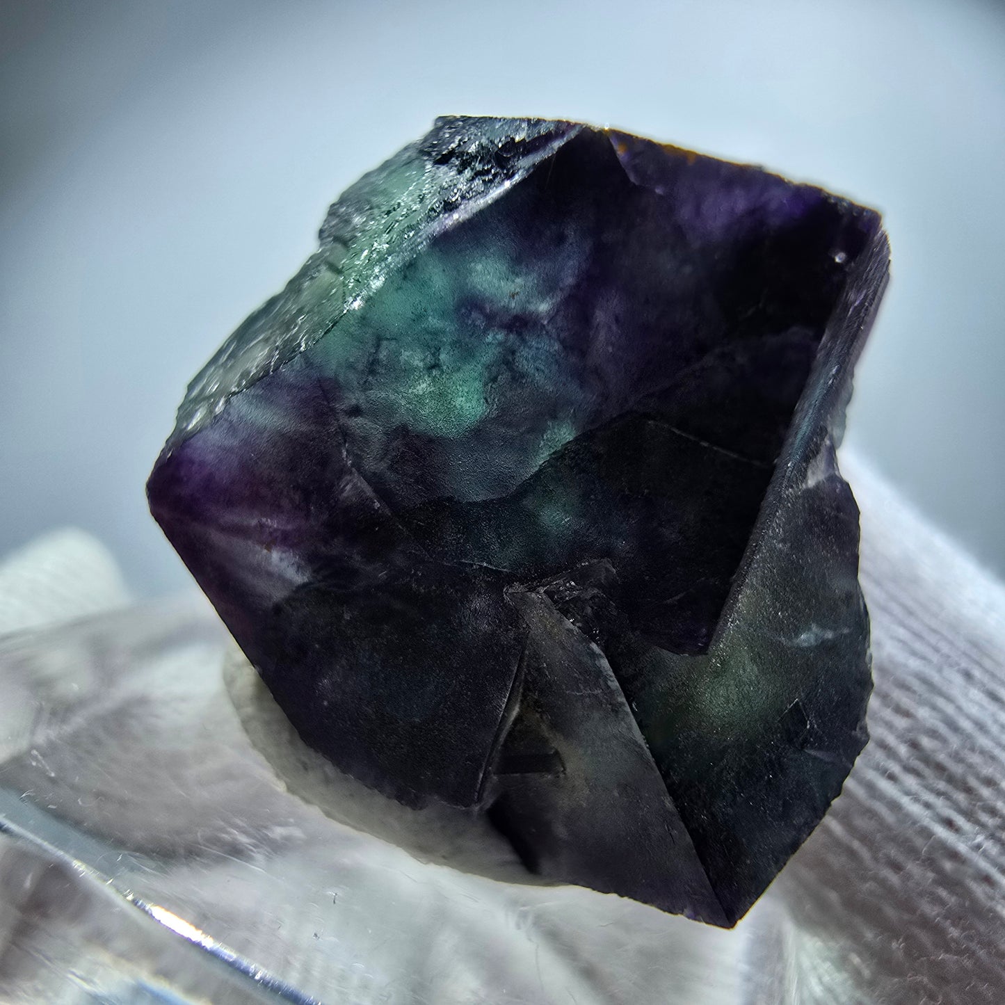 Spécimen rare de cube de fluorite fantôme, vert zonal et violet, Okorusu, Namibie, 29 x 23 x 20 mm 