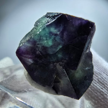 Spécimen rare de cube de fluorite fantôme, vert zonal et violet, Okorusu, Namibie, 29 x 23 x 20 mm 