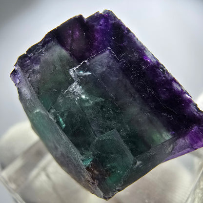 Spécimen rare de cube de fluorite fantôme, vert zonal et violet, Okorusu, Namibie, 26 x 24 x 15 mm 
