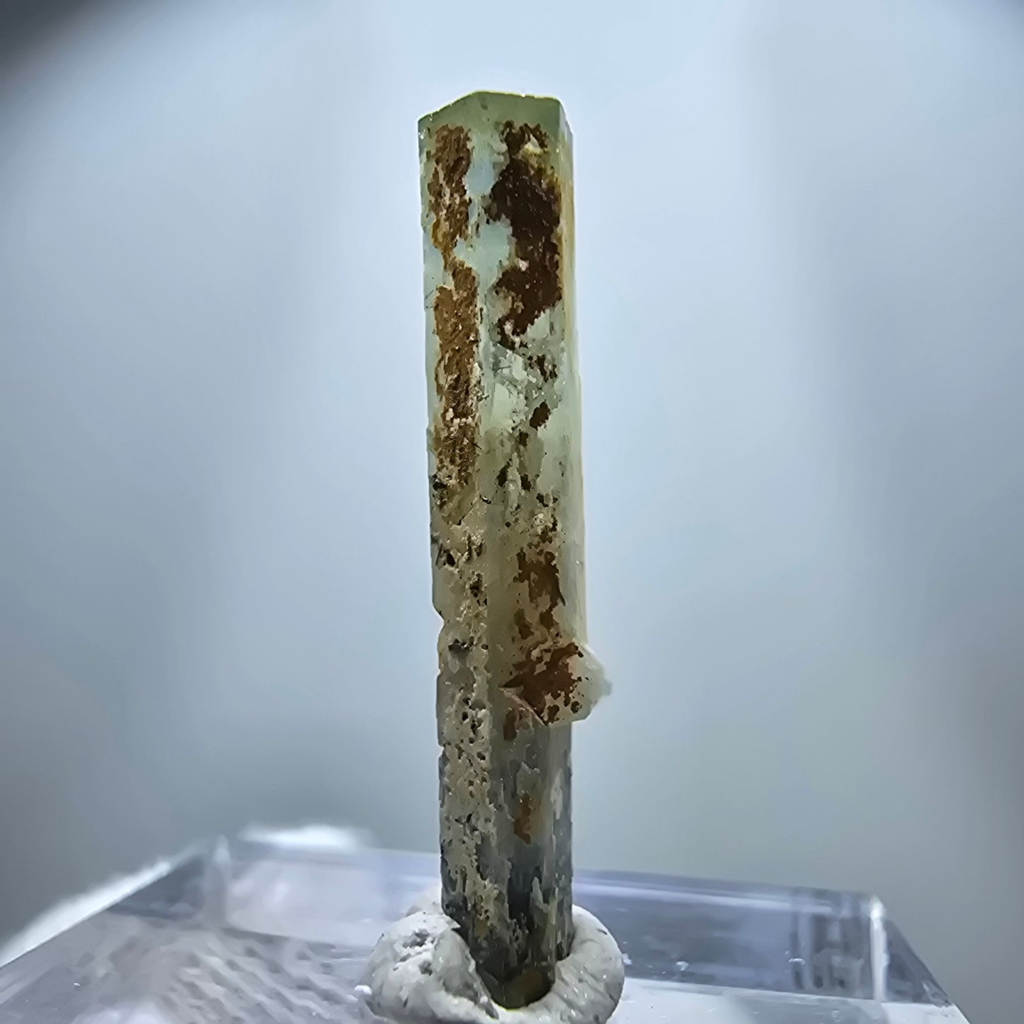 Cristal d'aigue-marine X rare, bleu Erongo, Namibie 26*8*4mm 