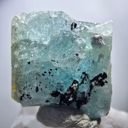 Seltener Aquamarin X mit Hyalit Einschlüssen Erongo, Namibia 30*29*24mm