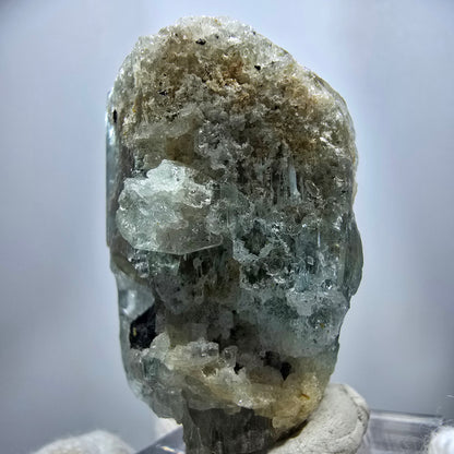 Seltener Aquamarin X mit Hyalit Einschlüssen Erongo, Namibia 40*29*23mm