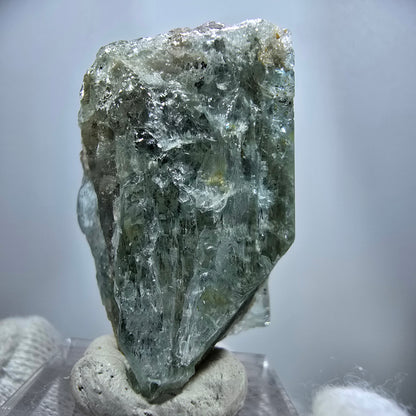 Seltener Aquamarin X mit Hyalit Einschlüssen Erongo, Namibia 40*29*23mm