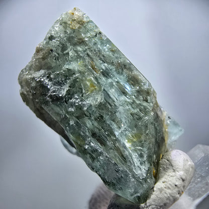 Seltener Aquamarin X mit Hyalit Einschlüssen Erongo, Namibia 40*29*23mm