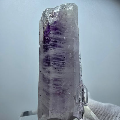 Harlekin Phantom Amethyst mit Analcim Streep Mine, Goboboseb, Namibia 67*27*24mm