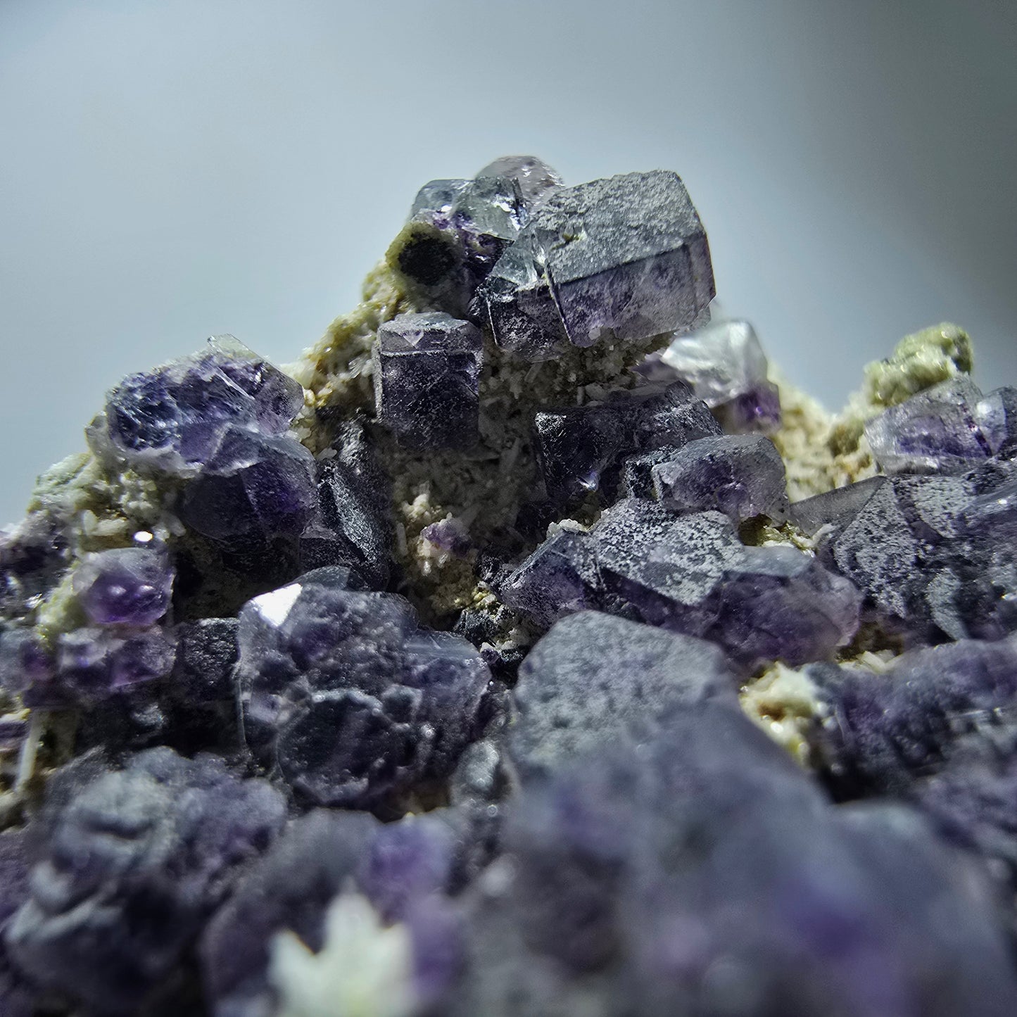 Phantom fluorite, hyalite, muscovite, orthoclase stage Erongo, Namibia 40*38*26mm 