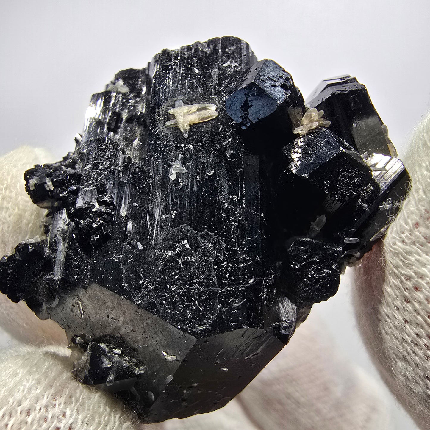 Symmetrische Schörl Turmalin, Rauchquarz Stufe Erongo, Namibia 40*39*19mm