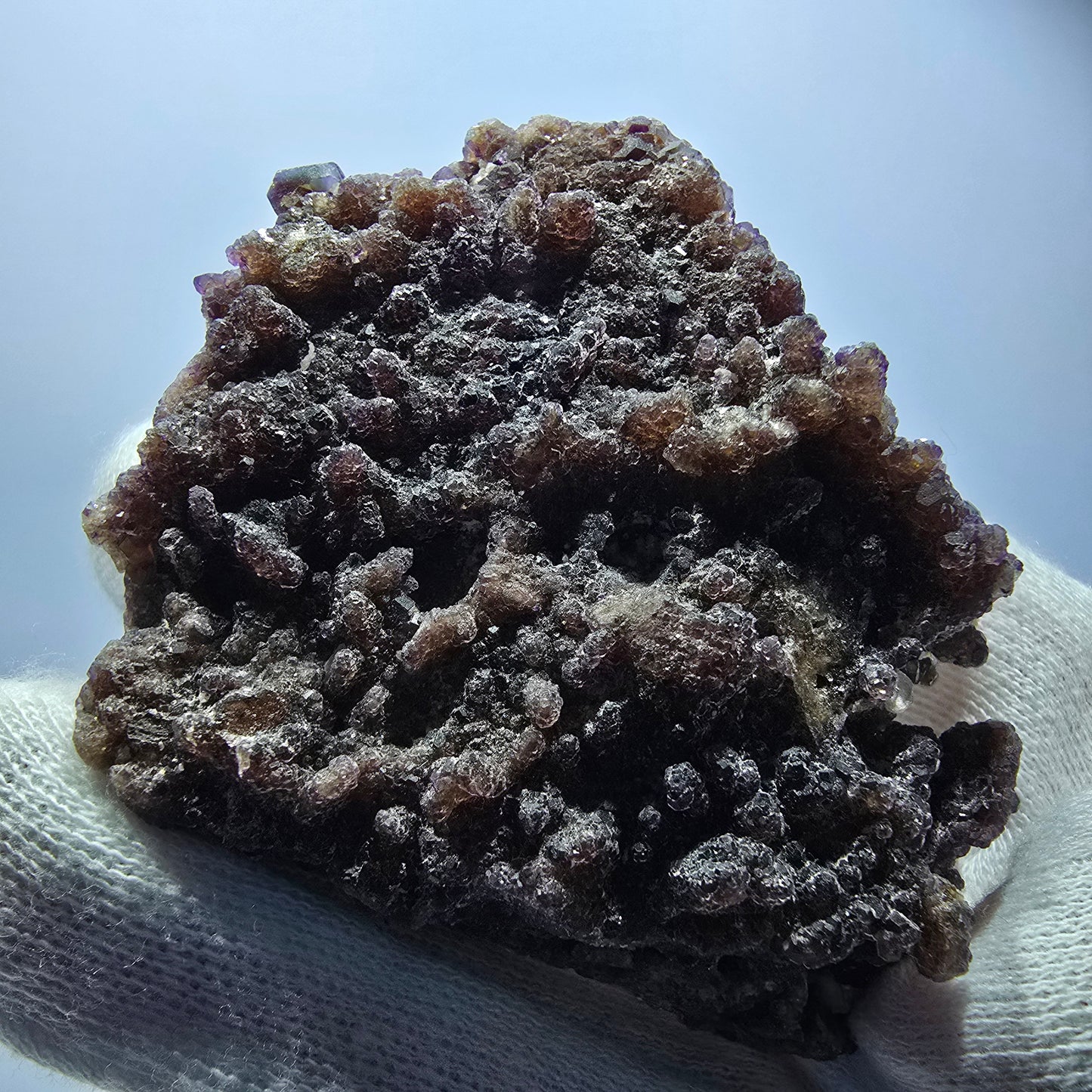 Spécimen rare de fluorite fantôme, hyalite et muscovite, Erongo, Namibie, 71 x 58 x 23 mm 