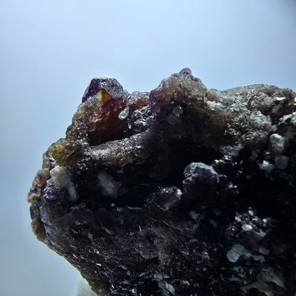 Spécimen rare de fluorite fantôme, hyalite et muscovite, Erongo, Namibie, 71 x 58 x 23 mm 