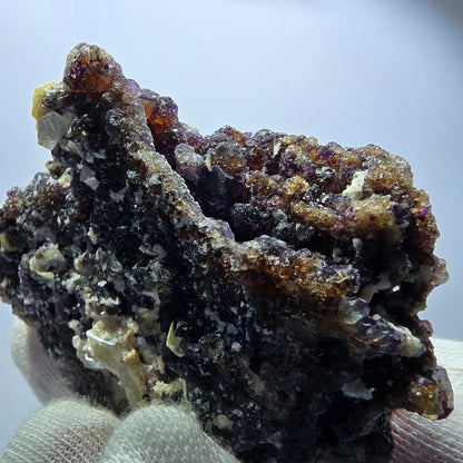 Spécimen rare de fluorite fantôme, hyalite et muscovite, Erongo, Namibie, 71 x 58 x 23 mm 