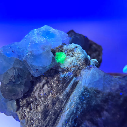 Fluorite fantôme zonale Schörl Tourmaline Muscovite Hyalite Erongo, Namibie 83*45*47mm 