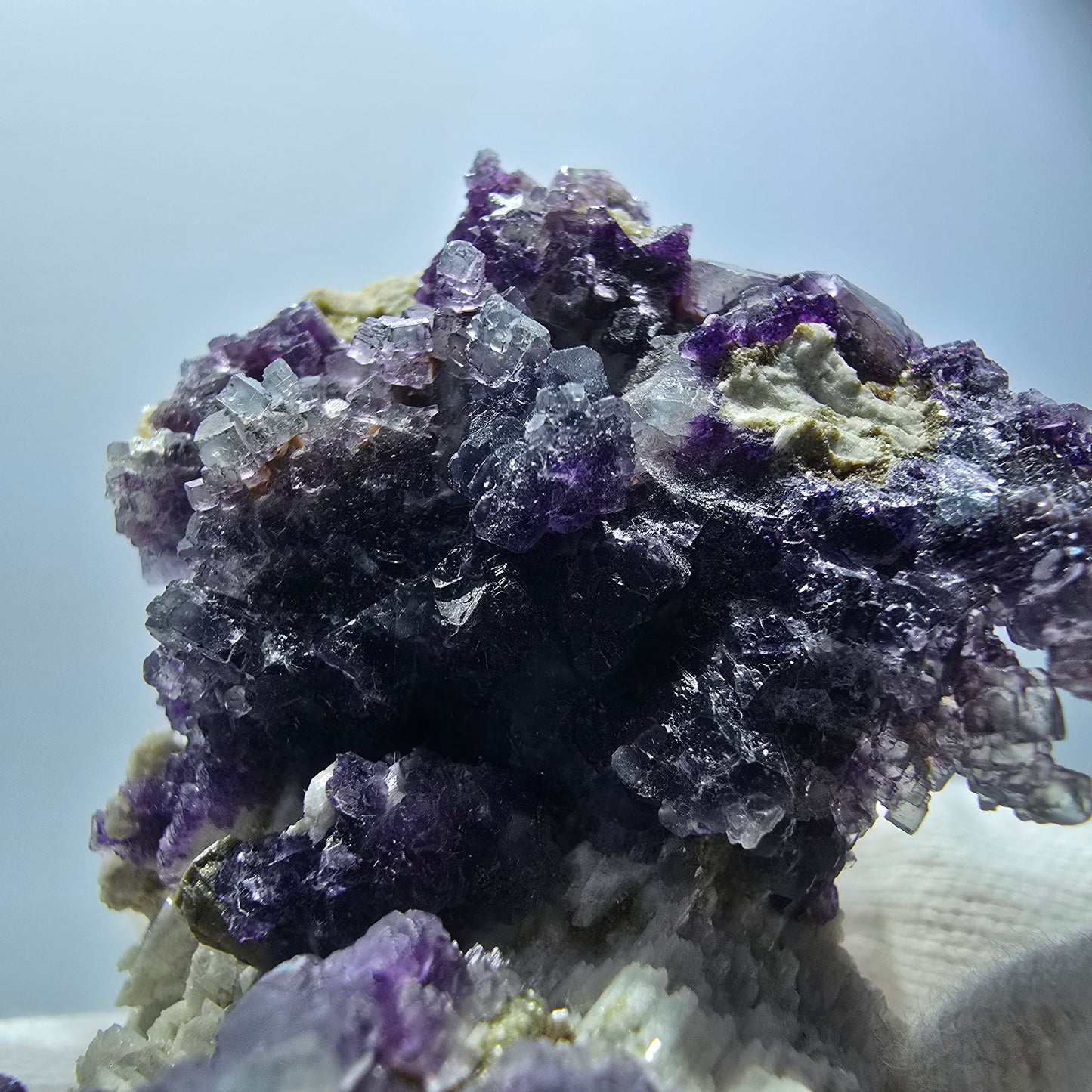 Cube de fluorite fantôme, hyalite, spécimen d'orthose, Erongo, Namibie, 73 x 52 x 49 mm 