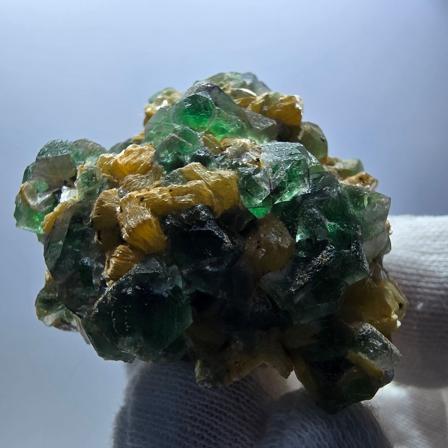 Cube de fluorite fantôme zonal, spécimen de muscovite, Erongo, Namibie, 75 x 49 x 41 mm 