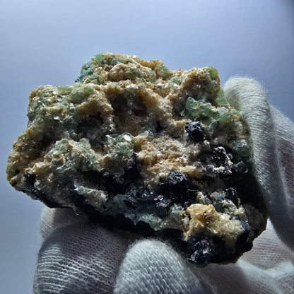 Cube de fluorite fantôme zonal, spécimen de muscovite, Erongo, Namibie, 63 x 50 x 43 mm 