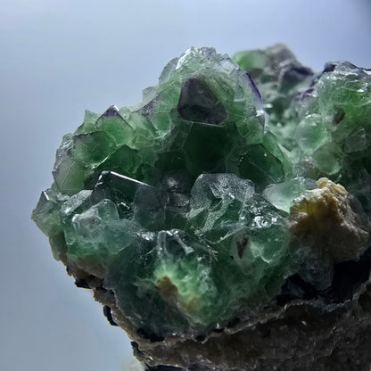 Cube de fluorite fantôme zonal, spécimen de muscovite, Erongo, Namibie, 63 x 50 x 43 mm 