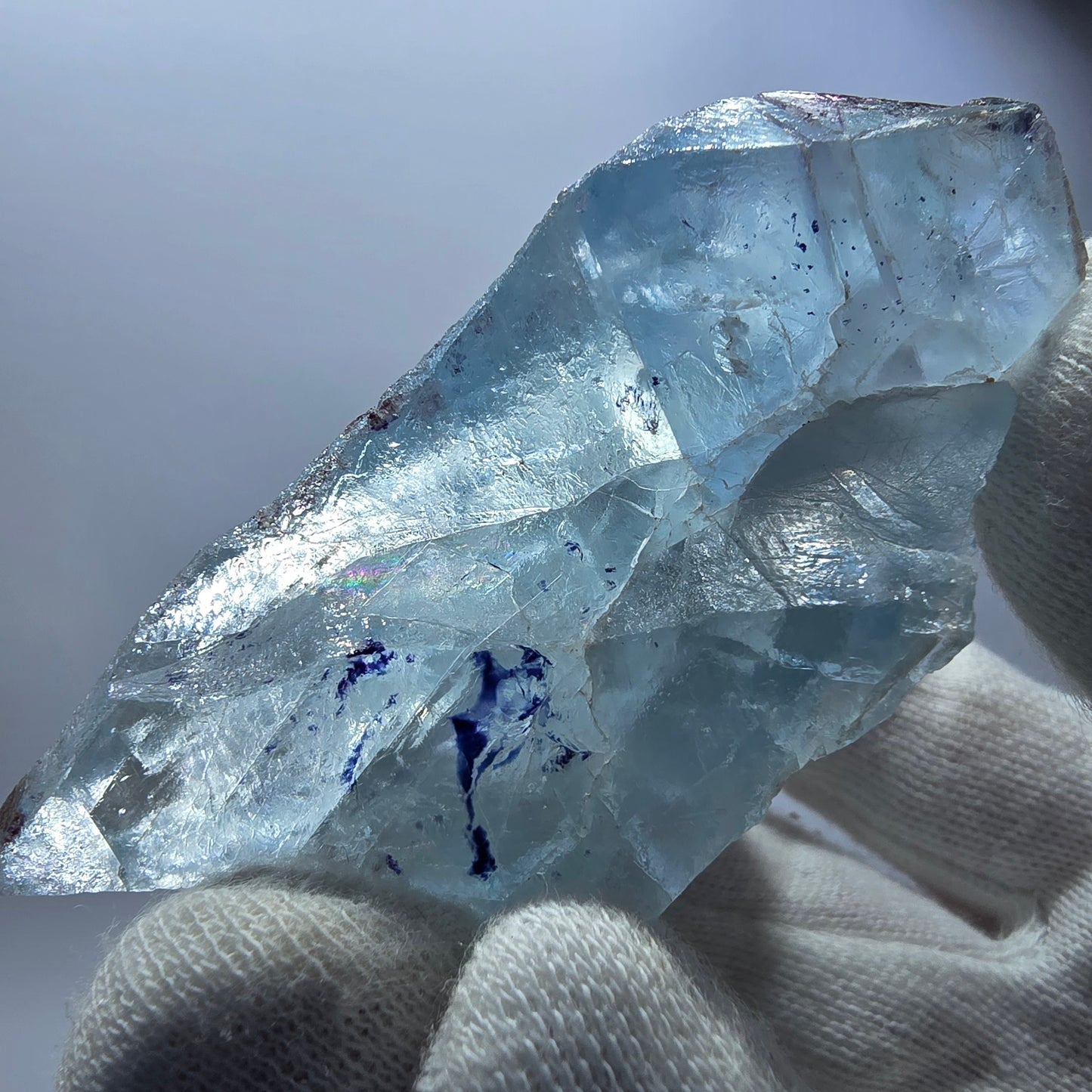 Spécimen rare de fluorite fantôme, zonal, vert violet bleu Erongo, Namibie 75*47*32mm 