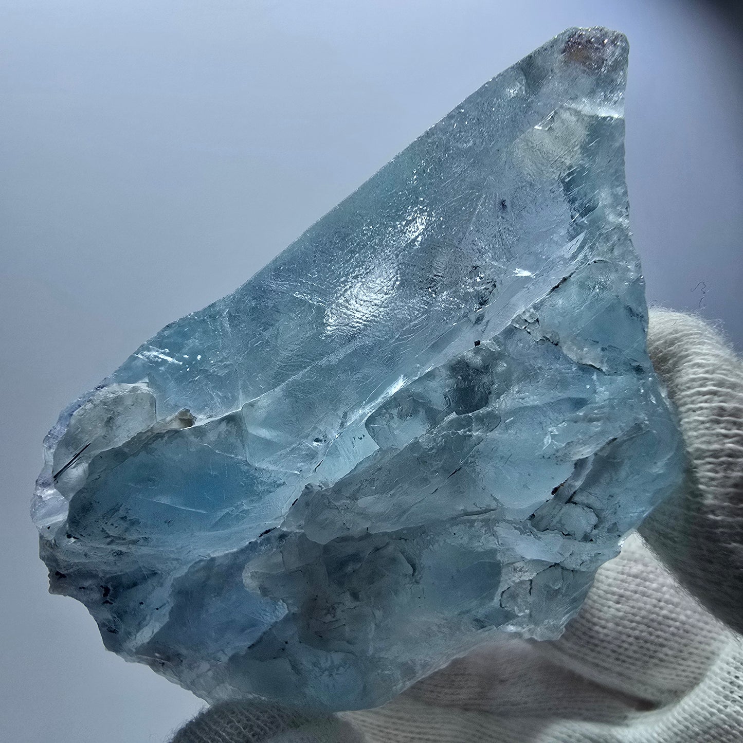 Spécimen rare de fluorite fantôme, zonal, vert violet bleu Erongo, Namibie 75*47*32mm 