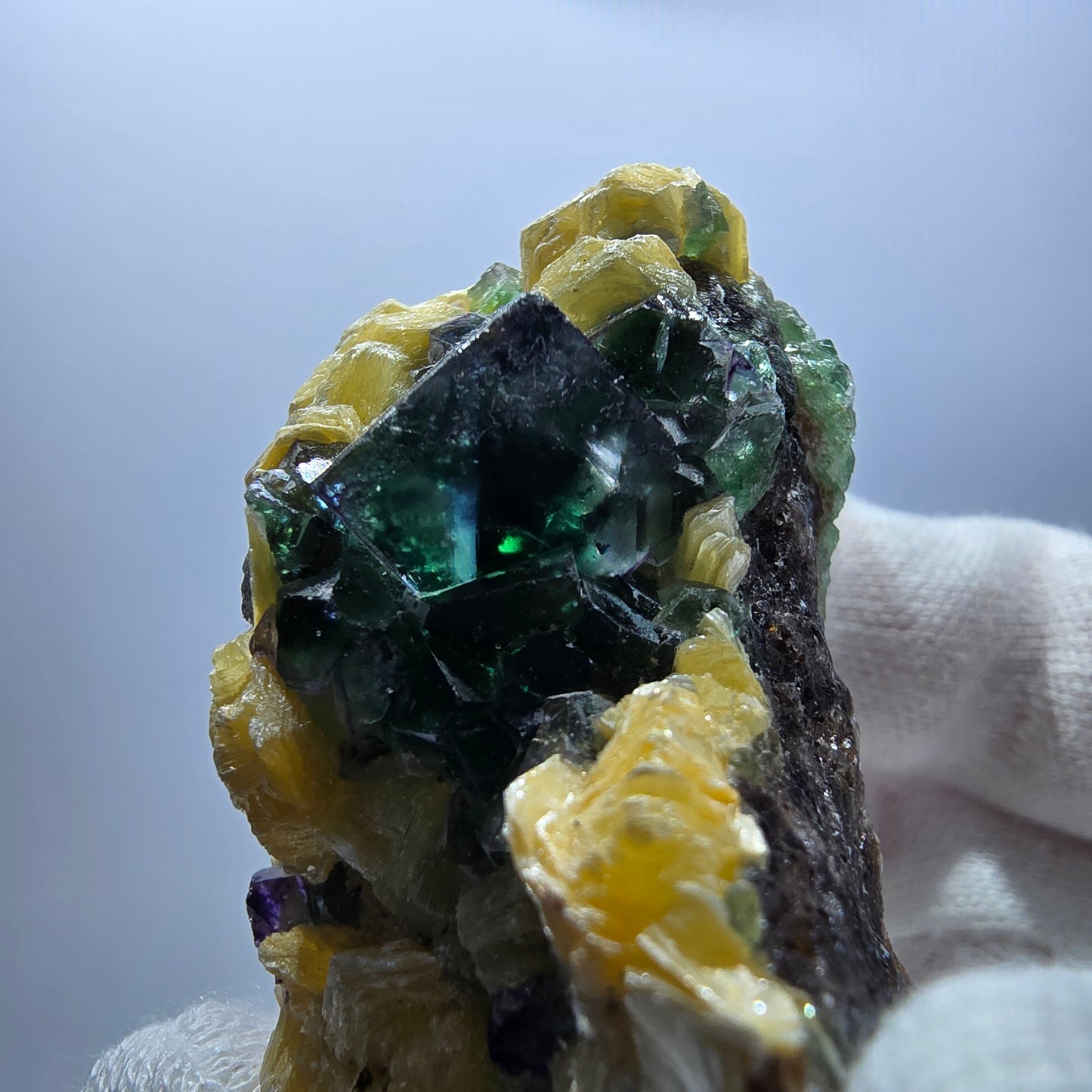 Cube de fluorite fantôme zonal, spécimen de muscovite, Erongo, Namibie, 60 x 33 x 33 mm 