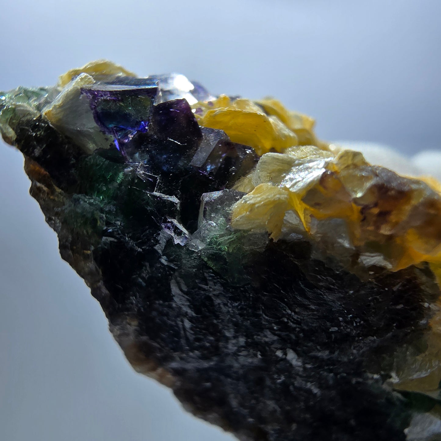 Cube de fluorite fantôme zonal, spécimen de muscovite, Erongo, Namibie, 60 x 33 x 33 mm 