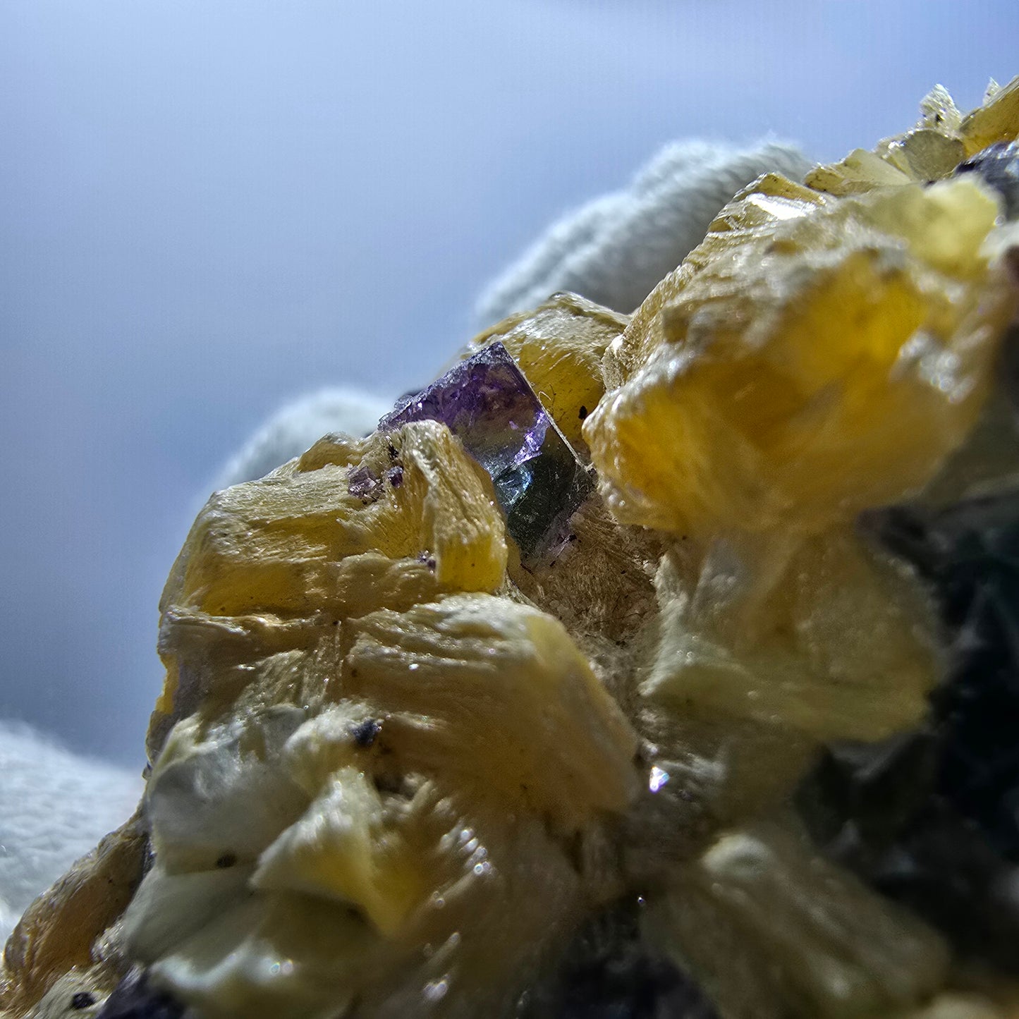 Cube de fluorite fantôme zonal, spécimen de muscovite, Erongo, Namibie, 60 x 33 x 33 mm 