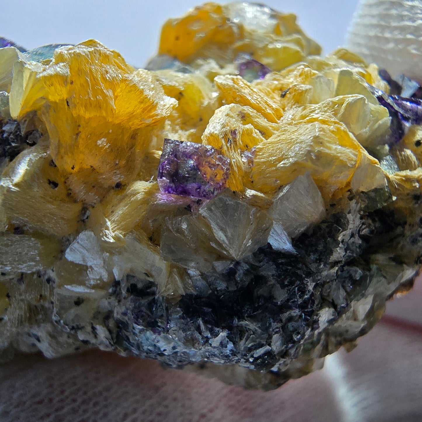 Cube de fluorite fantôme zonal, spécimen de muscovite, Erongo, Namibie, 60 x 33 x 33 mm 