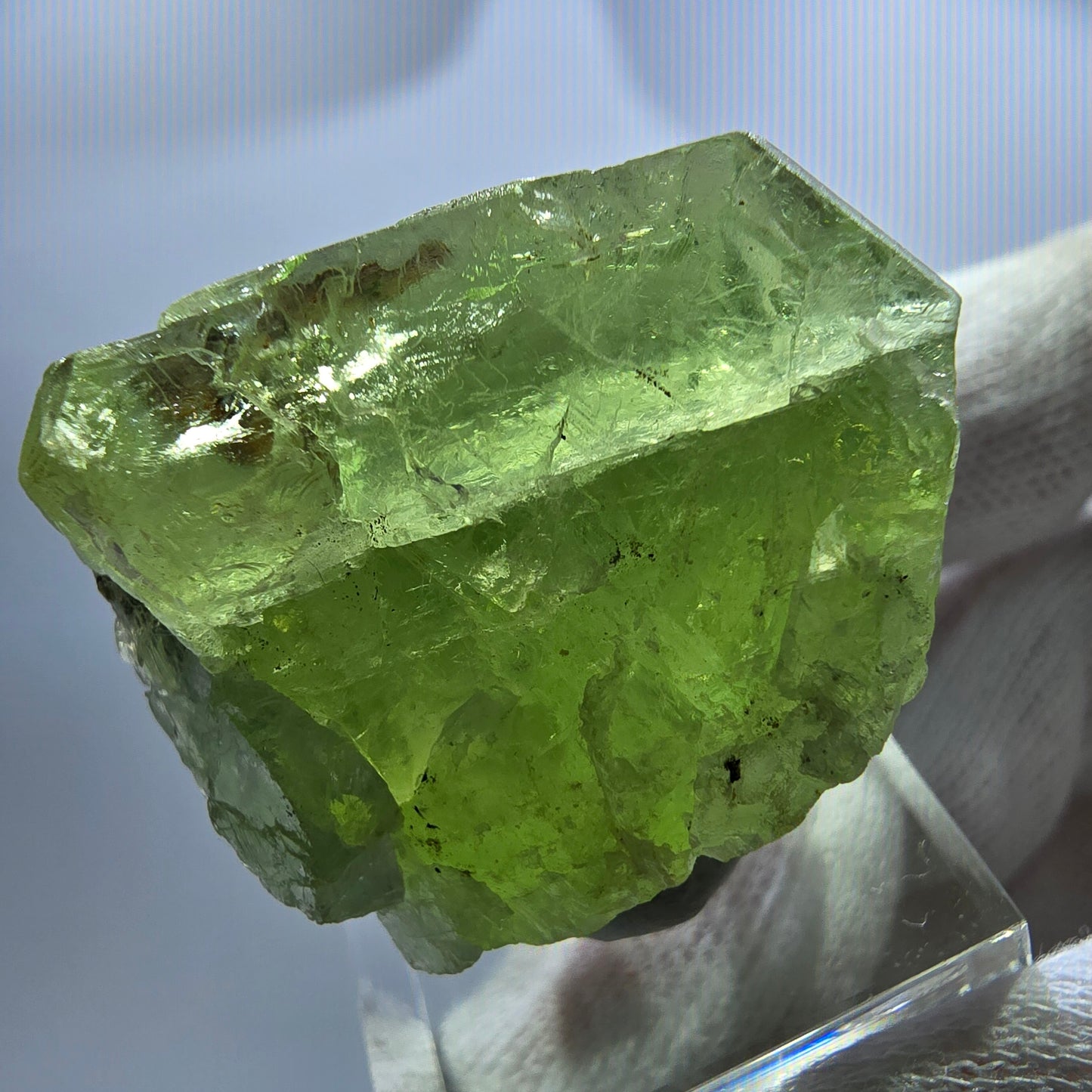 Rare cube de fluorite avec hyalite, vert Erongo, Namibie 36 x 35 x 23 mm 
