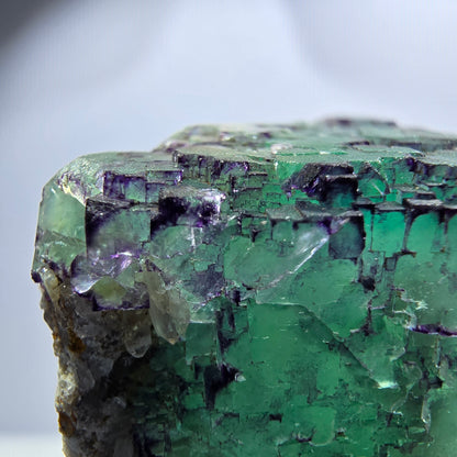 Cube de fluorite fantôme, parquet zonal vert violet Okorusu, Namibie 38*36*23mm 