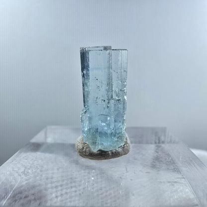 Cristal d'aigue-marine X clair rare Erongo, Namibie 15*7*7mm 
