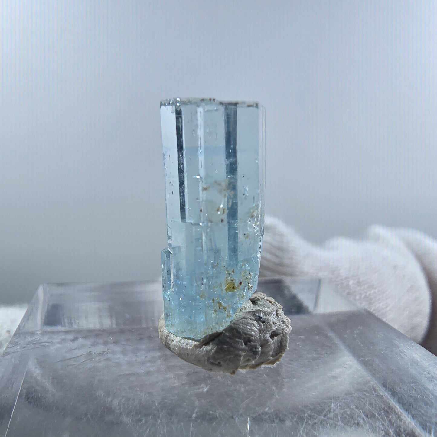 Cristal d'aigue-marine X clair rare Erongo, Namibie 15*7*7mm 