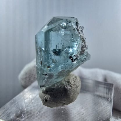 Cristal d'aigue-marine X clair rare Erongo, Namibie 24*15*12mm 