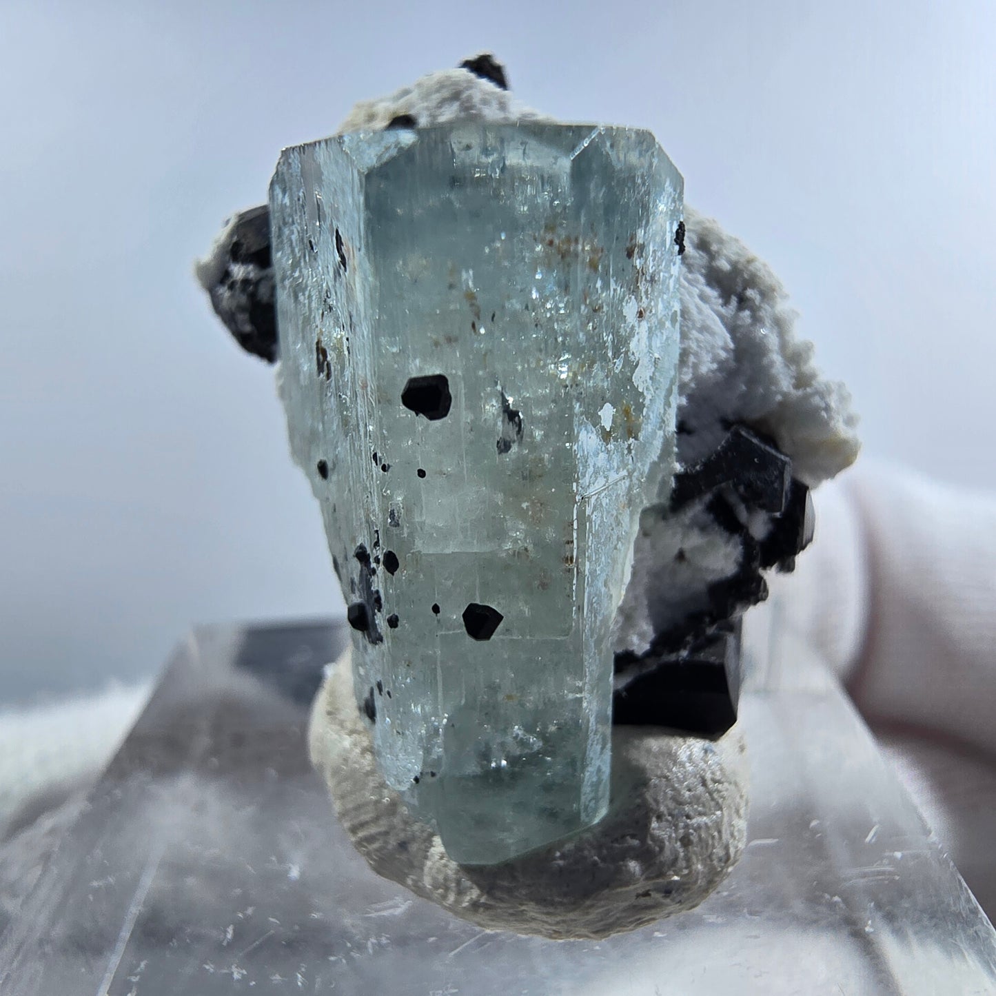 Aigue-marine de Setlene, tourmaline de Schörl, stade orthose Erongo, Namibie 24*23*17 mm 