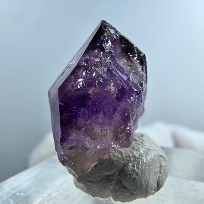 Pointe de sceptre en améthyste fantôme rare à Goboboseb, Namibie, 19 x 15 x 11 mm 