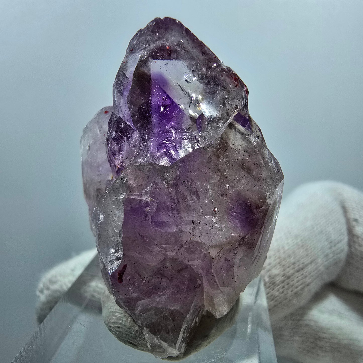 Améthyste fantôme jumelle avec hématite rouge Valentine Pocket Goboboseb Namibie 37*28*25mm 