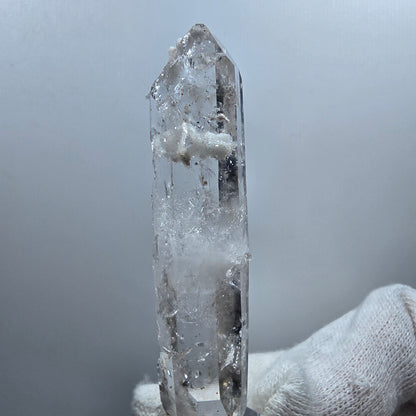 Quartz fumé lémurien Enhydro DT, quartz druze Valentine Pocket Goboboseb Namibie 69 x 17 x 13 mm 