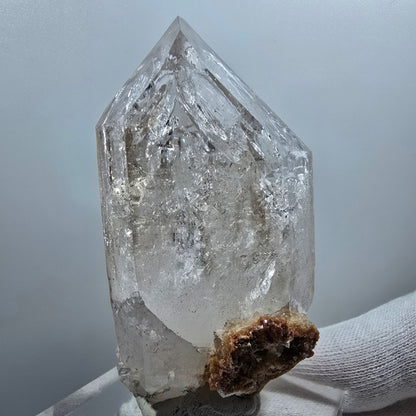 Sceptre squelette en quartz fumé Enhydro, calcite UV Valentine Pocket Goboboseb Namibie 77 x 44 x 38 mm 