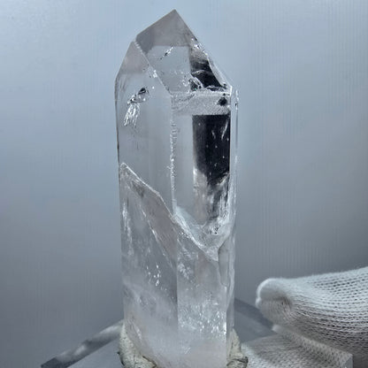 Clear healed quartz point Valentine pocket gobobs. Namibia 69*24*23mm 