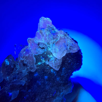 Spécimen rare de calcite UV, mine Valentine Pocket, Goboboseb, Namibie, 88 x 44 x 29 mm 