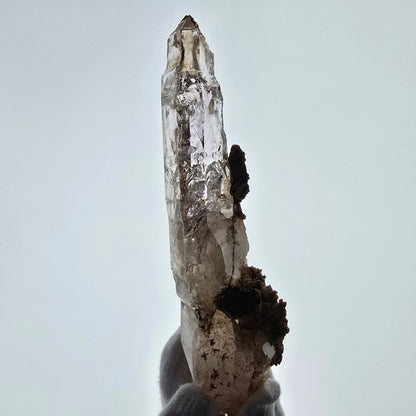 Sceptre DT en quartz fumé squelette Enhydro, parure de poche Valentine en calcite UV. Namibie 128 x 32 x 27 mm 