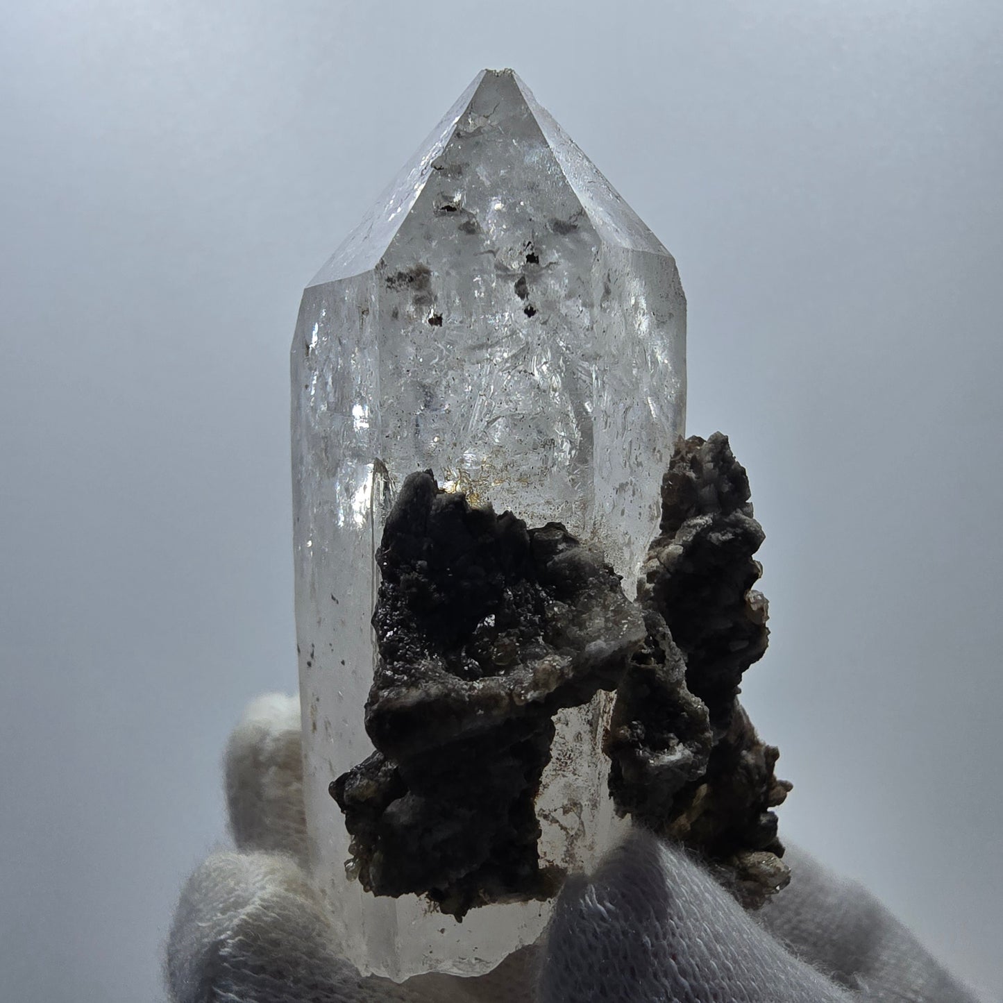 Goboboseb de poche Phantom Smoky Quartz UV Calcite Stage Valentine Namibie 65 x 42 x 37 mm 