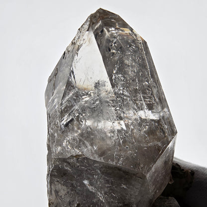 Sceptre squelette en quartz fumé Enhydro, calcite UV Valentine Pocket Goboboseb Namibie 99 x 56 x 45 mm 
