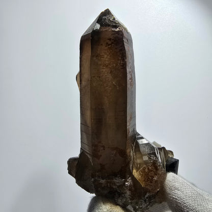 Spécimen de quartz fumé, hyalite et tourmaline Schorl, squelette fantôme, Erongo, Namibie, 95 x 70 x 63 mm 