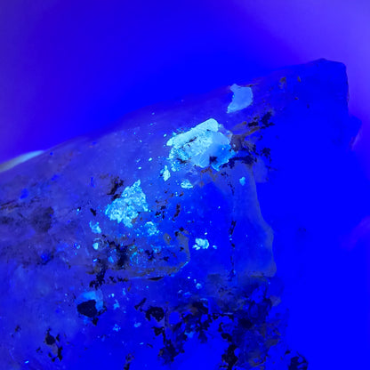 Quartz fumé squelette Enhydro, calcite UV, 1 gobo de poche Bubble Valentine. Namibie 98 x 49 x 26 mm 