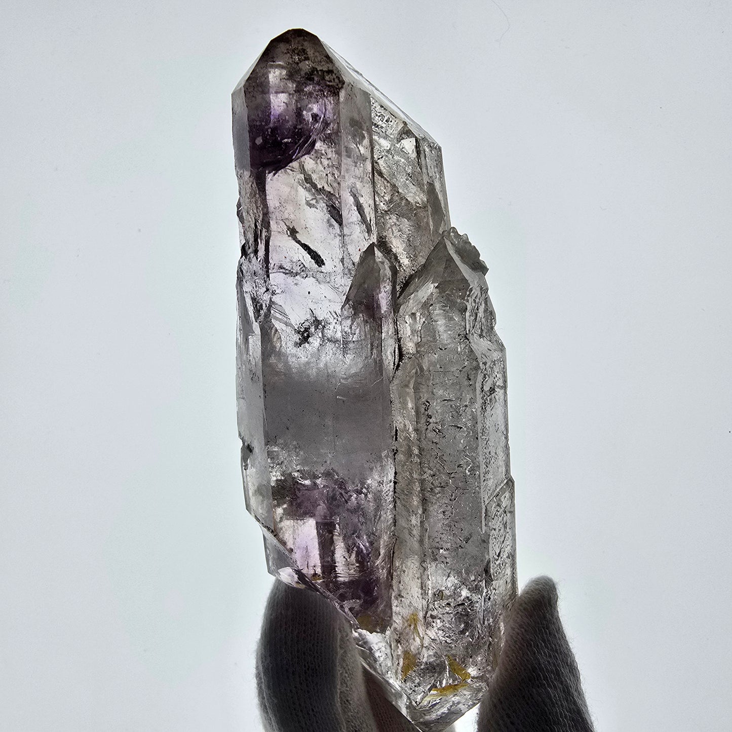 Gobo de poche Enhydro Skeleton Amethyst DT Scepter Valentine. Namibie 117 x 37 x 33 mm 
