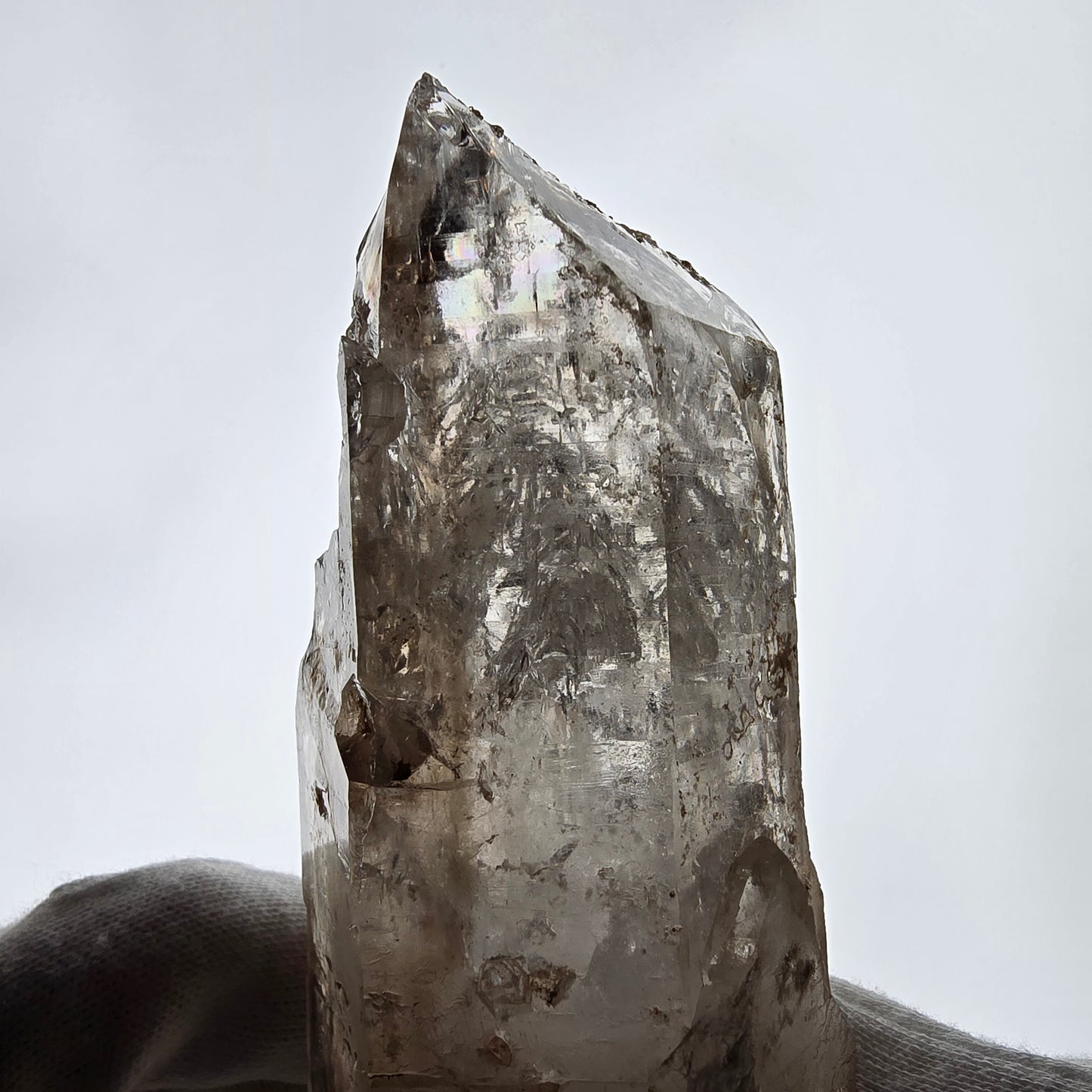 Sceptre fantôme squelette XL en quartz fumé DT, poche Saint-Valentin en calcite UV, Namibie 191 x 60 x 51 mm 