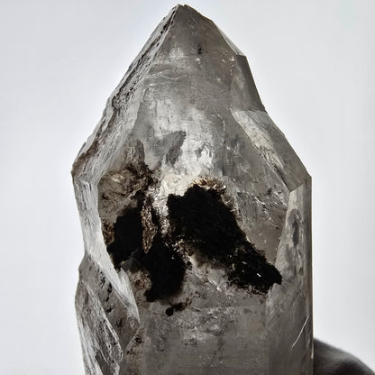 Sceptre DT en quartz fumé squelette Enhydro, poche Valentine en calcite UV, Namibie 153 x 62 x 39 mm 