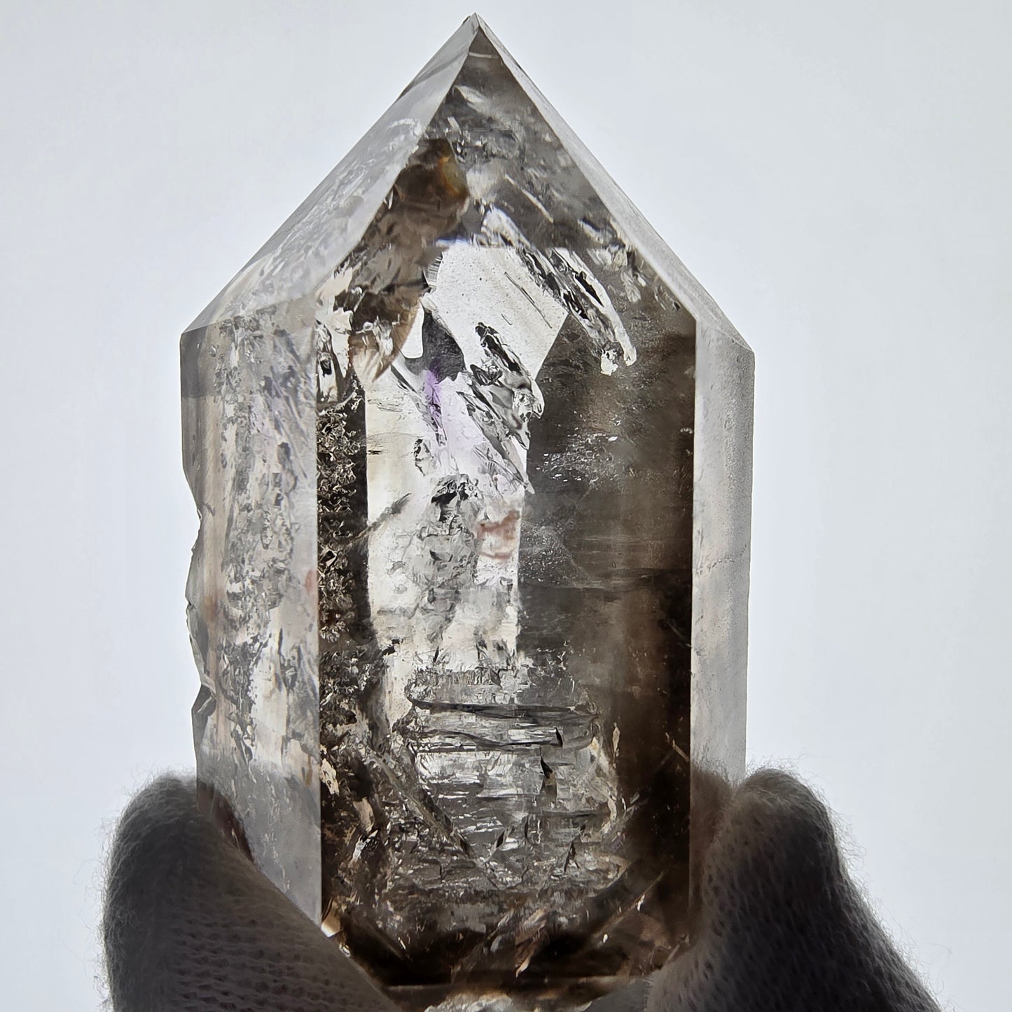 Sceptre DT en quartz fumé squelette Enhydro, poche Valentine en calcite UV, Namibie 71 x 43 x 31 mm 