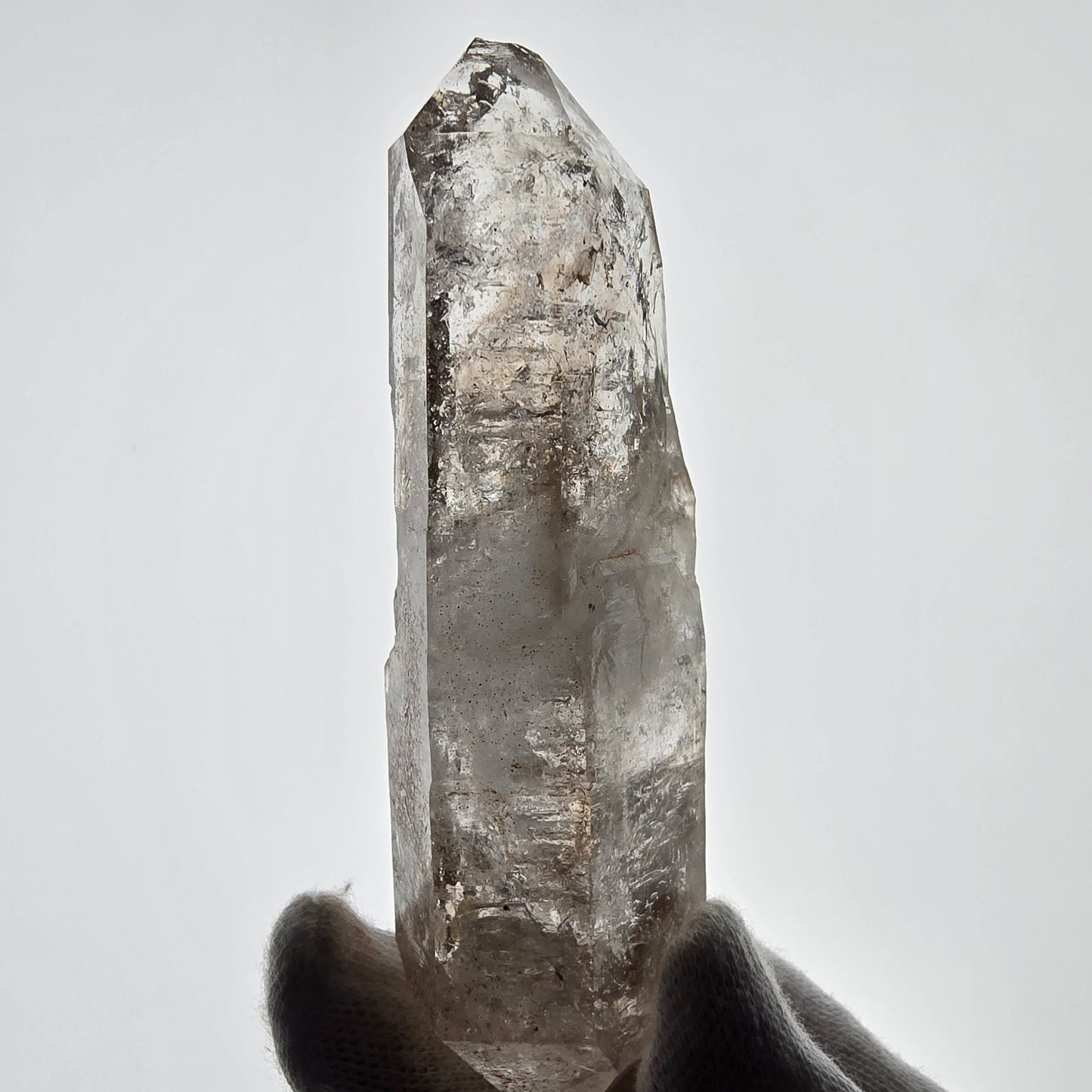 Sceptre DT en quartz fumé squelette Enhydro, poche Valentine en calcite UV, Namibie 105 x 34 x 23 mm 