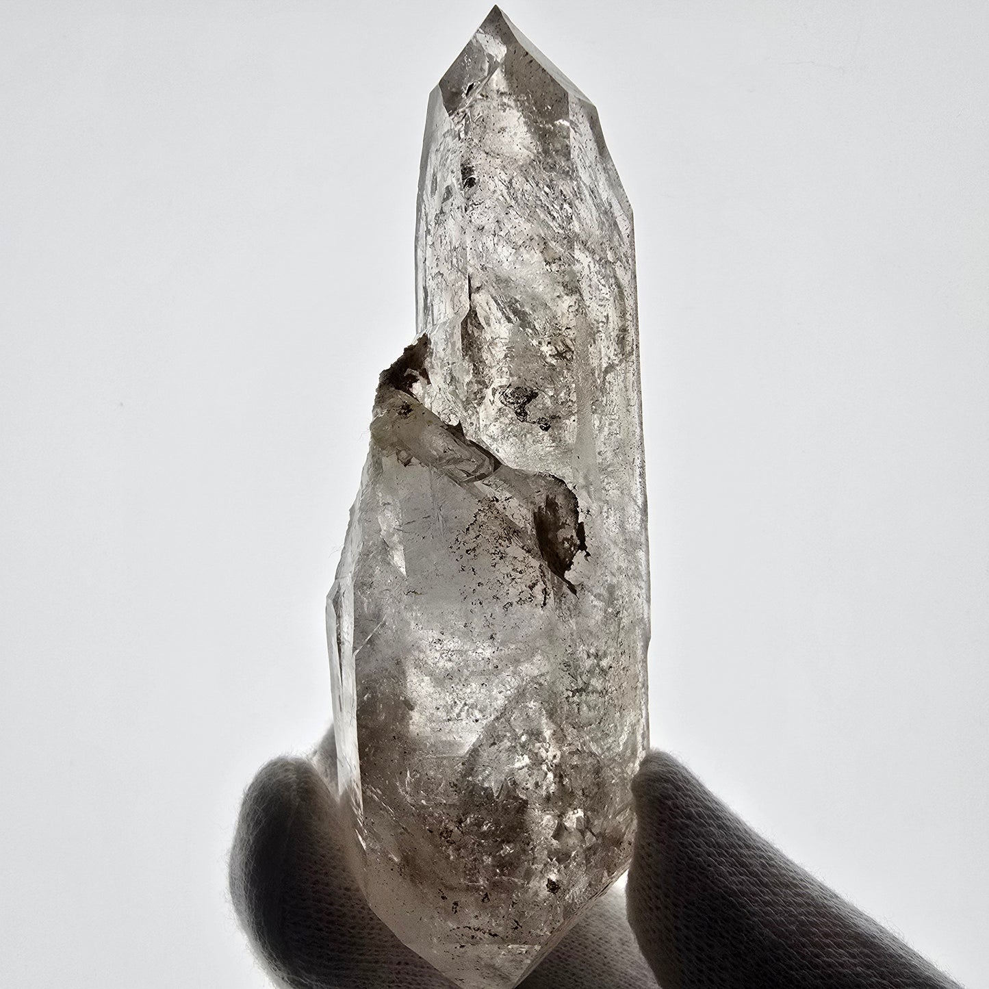 Sceptre DT en quartz fumé squelette Enhydro, poche Valentine en calcite UV, Namibie 105 x 34 x 23 mm 